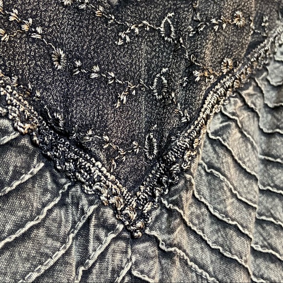 Urban Celt sleeveless grey maxi dress with tie waist - Picture 5 of 6